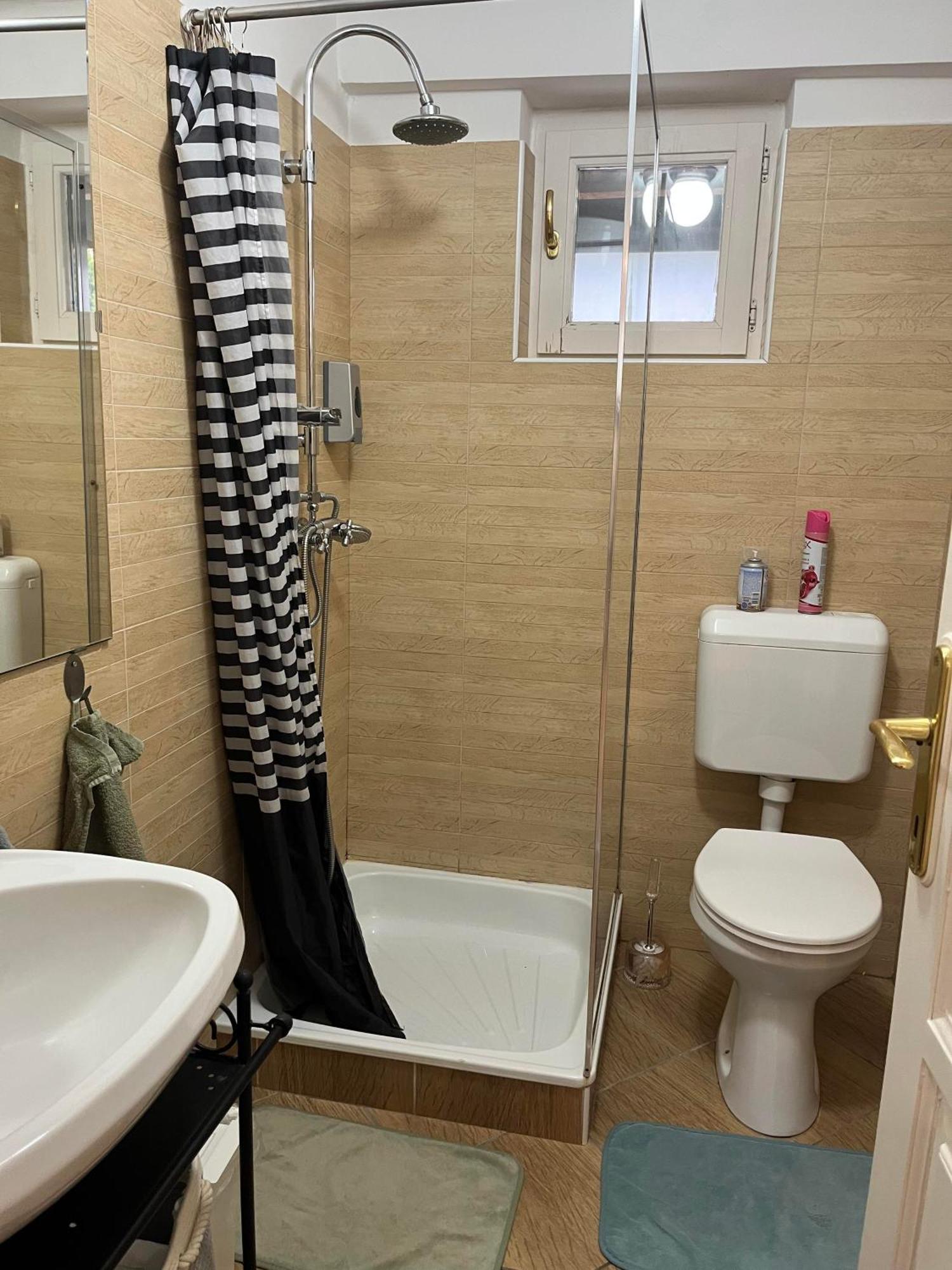 Idill Apartmanhaz B&B Тісафюред Екстер'єр фото